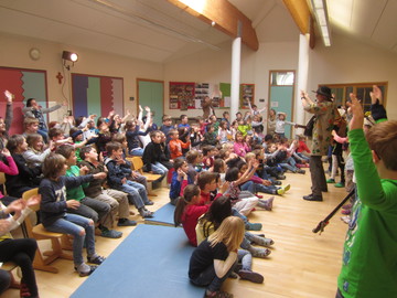 Toni Tanner spielt "Wenn zwei sich streiten..."